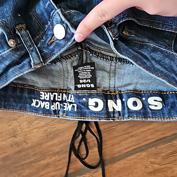 Jeans - Picture 3 of 3